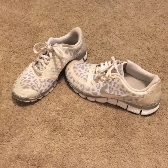 nike cheetah print tennis shoes